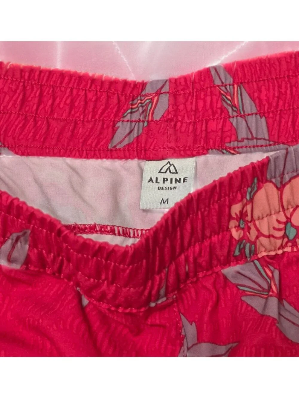 Alpine Design Women's Pink Floral Water Shorts Size M With Mesh Liner (SKU#2136)